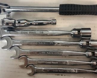 Great Neck: 2 Rachets & 5 Combo Wrenches with Swivel Socket at One End