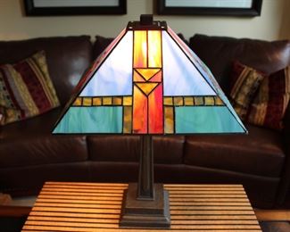 Beautiful Stained Glass Style Lamp