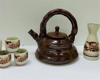 Beautiful Japanese Tea Pot & Sake Set With Pitcher & 4 Sake Cups