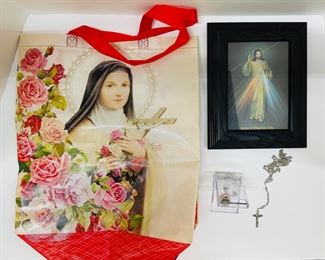 Catholic Religion Items - Rosary & Vintage Padre Pio de Pietrelcina Pendant