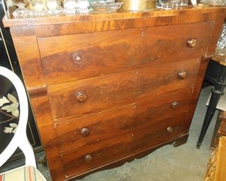 ANTIQUE SOLID WOOD 4 DRAWER CHEST
