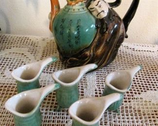 Vintage Li Bai wine pot & cups