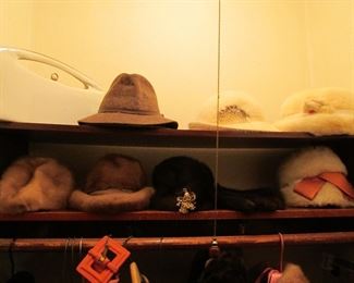 Many vintage hats