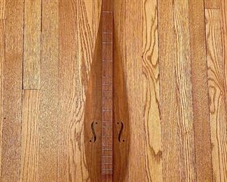 Hand crafted dulcimer