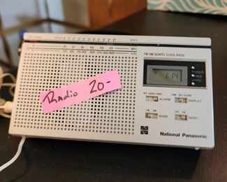 National Panasonic am fm quartz clock radio
