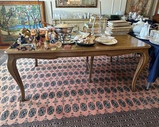 BUY IT NOW $800. Henredon Dining Table; plus leaves 