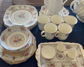 1934 Royal Albert Bone China, England; Petit Point; 31pc set