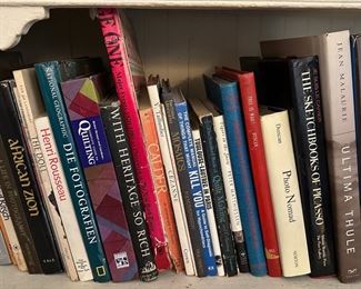 Over 24 Books: Many Coffee Table Books
Lot #: 123