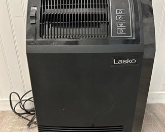 Lasko Movable Air Heater Model CC24910
Lot #: 163