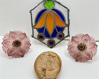 Stained Glass Wall Decor, Curtain Tie Backs & Trinket Bowl With Peeking Tushy On Back
Lot #: 138