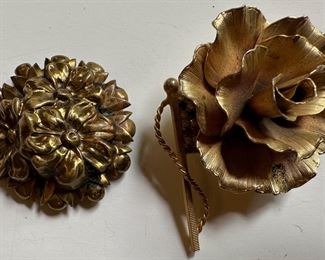 Over 35 Pins Brooches, Mostly Vintage
Lot #: 176