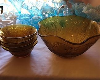 Tiara serving pieces amber