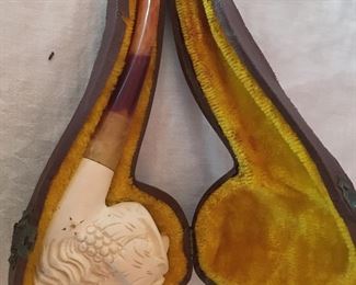 Carved Meershaum pipe w/case