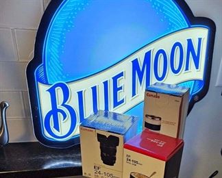 Blue Moon neon sign