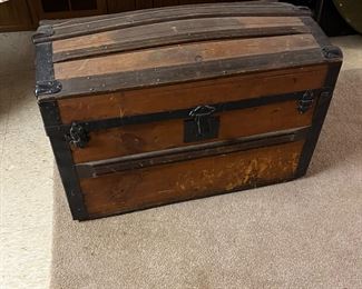 Antique dome top trunk