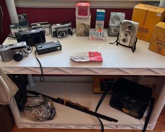 Kodak DC 4803 megapixel, Kodak VR 35 , Kodak Hawkeye Instamatic,  Kodak Instamatic 104, Kodak Instamatic 314, Kodak Instamatic 608, Panaview lighted 2 x 2 slide viewer, Kodak flash fun 2,  star flash camera, brownie flash holder, brownie reflex camera. 