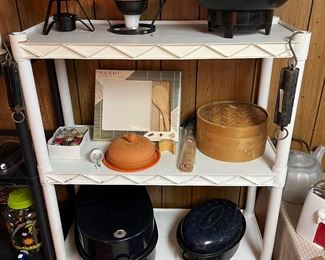 Hibachis, Wok, enamel roasting pans