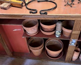 Large variety of clay flower pots