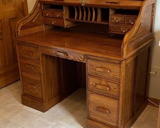 Winners Only Roll Top Desk