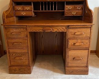 Winners Only Roll Top Desk