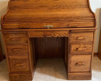 Winners Only Roll Top Desk