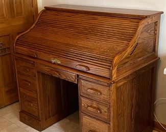 Winners Only Roll Top Desk