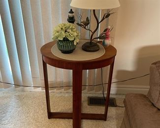 . . . nice end table and lamp