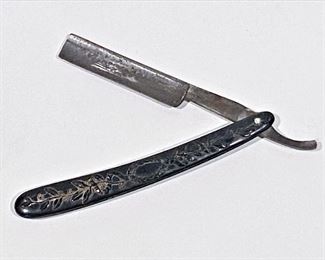 Victorian straight razor......To register in order to place bids go to www.capitolsalesservices.hibid.com