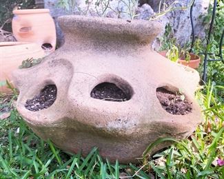 Large stoneware strawberry pot......To register in order to place bids go to www.capitolsalesservices.hibid.com