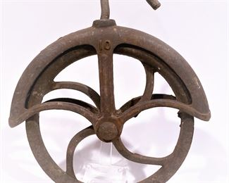Antique No 10 cast iron pulley wheel......To register in order to place bids go to www.capitolsalesservices.hibid.com