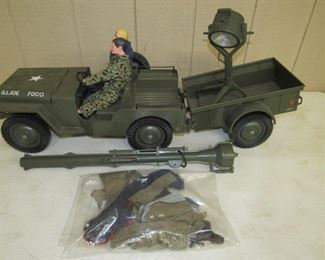 Vintage GI Joe Jeep w/Figures & Clothes