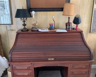 Cutter roll top desk