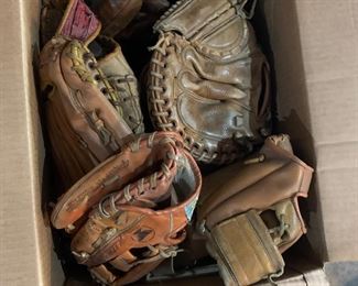 leather baseball gloves