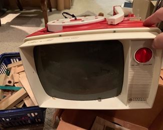 Show and Tell GE tv and record player