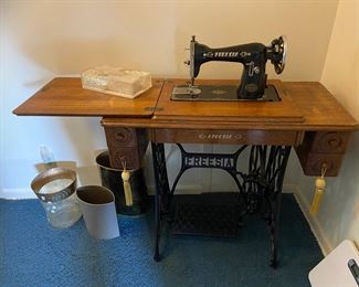 Freesia treadle sewing machine with cabinet