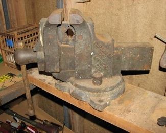 RARE C. Parker No. 7 vise in nearly new condition, 2 other pictures coming up