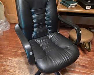 Executive Desk Chair 