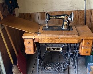 vintage singer sewing machine with table 