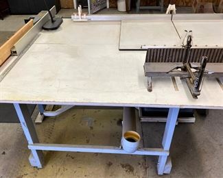 DELTA 10" TILTING ARBOR SAW TABLE UNISAW.