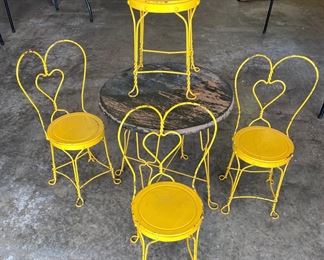 SWEET ANTIQUE CHILDRENS ICE CREAM TABLE AND 4 CHAIRS.