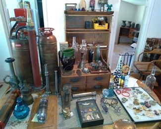 Fire fighting rare glass extinguisher and nozzels