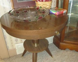 Round end table