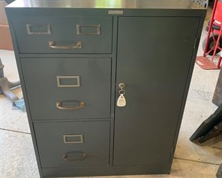 Industrial steel gray metal storage cabinet 