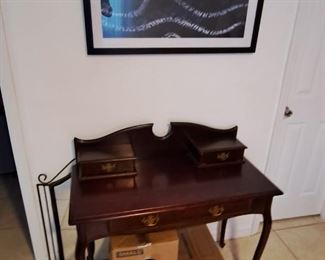 Lil wooden desk $80.00