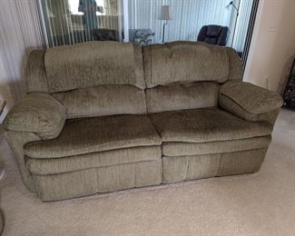 Reclining sofa