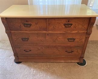 Antique oak marble top dresser
WE PRE-SALE FURNITURE! Contact us to make an appointment: Bill Anderson 615-585-9301 or Diane Cox 865-617-0420