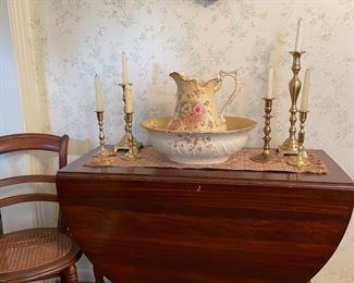 Antique gate leg table