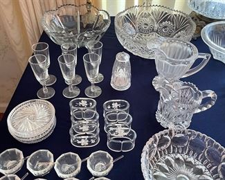 Pressed glass, salt dishes w/spoons