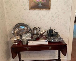 Drop leaf leather top table