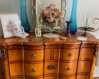 Serpentine front chest